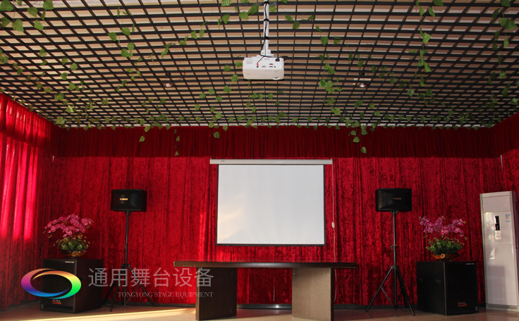 提升舞臺演出效果！舞臺幕布顏色搭配常用色——紅、黃、墨綠三原色