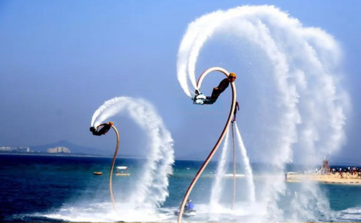 通用舞臺承建藍騎士水運動中心演藝舞臺機械、燈光及舞臺幕布建設