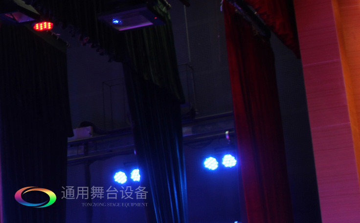 舞臺幕布定制廠家！買幕布選擇通用舞臺幕布，只為您提供更好的舞臺幕布！