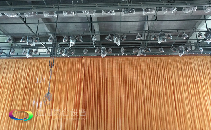 深圳濱海旅游度假區(qū)kaisa金沙灣雪域廣場(chǎng)舞臺(tái)阻燃幕布、舞臺(tái)燈光等項(xiàng)目！促進(jìn)旅游、文化融合發(fā)展，帶動(dòng)服務(wù)產(chǎn)業(yè)整體轉(zhuǎn)型升級(jí)！