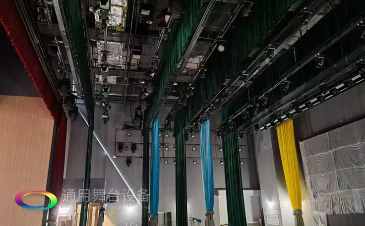 加厚金絲絨、天鵝絨定制舞臺(tái)阻燃 經(jīng)久耐用 多色可選 款式齊全 精工細(xì)作