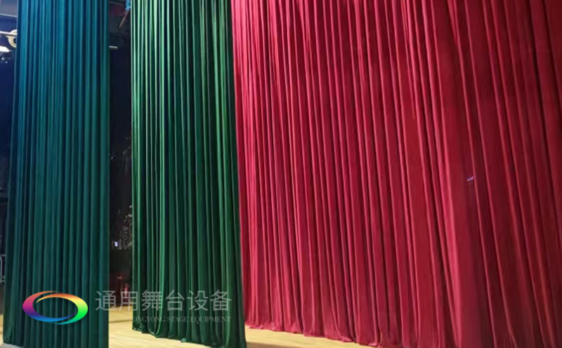 助力教育領(lǐng)域舞臺(tái)建設(shè)，推動(dòng)校園文化發(fā)展！星海中學(xué)報(bào)告廳舞臺(tái)阻燃幕布建設(shè)項(xiàng)目